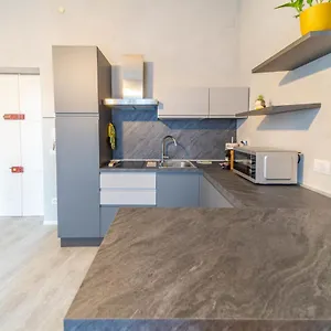 Apartment Parma Central Apartments, Parma